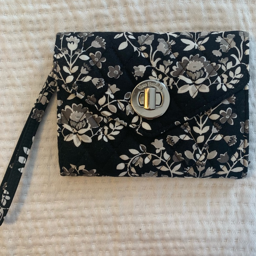 NWOT Vera Bradley Your Turn Smartphone Wristlet